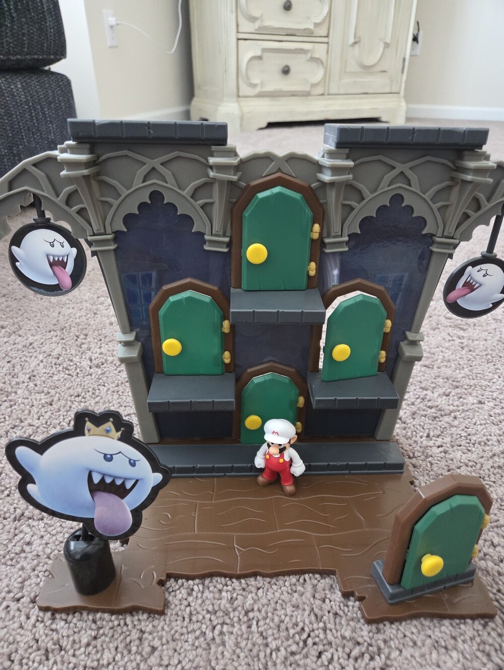 Super Mario Action Figures Deluxe Boo Mansion Playset